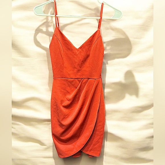 Lulus Elegant Draped Dress XS Pit to pit 12in length 25in - Picture 1 of 4